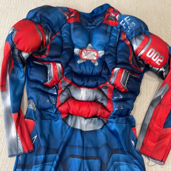 Iron man costume - Picture 2 of 3